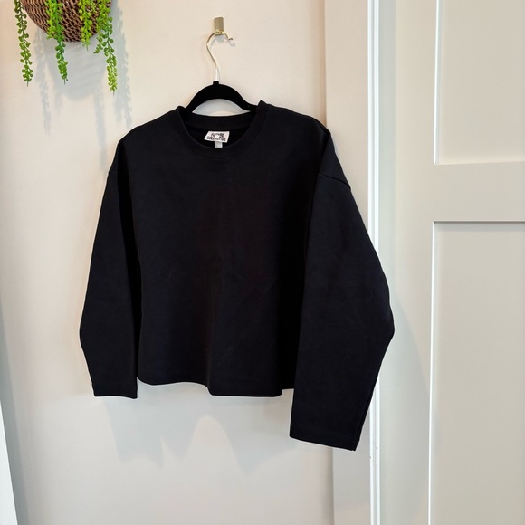 Future Collective NWOT Women's Cropped Black Crewneck Sweatshirt Size Medium - Picture 2 of 8